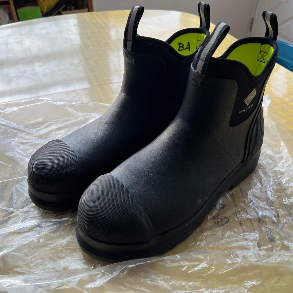 Muck Steel Toe short boots Men’s size 13